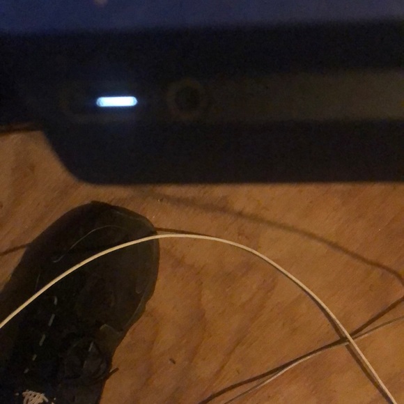 Ps4 slim w/ controller 5 games - Picture 3 of 3